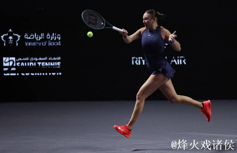 WTA年终总决赛：阿尼西莫娃上演逆转好戏 晋级半决赛