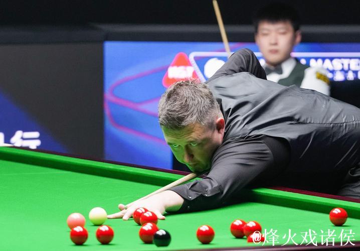 赵心童三杆破百6-1碾压丁俊晖，晋级上海大师赛半决赛