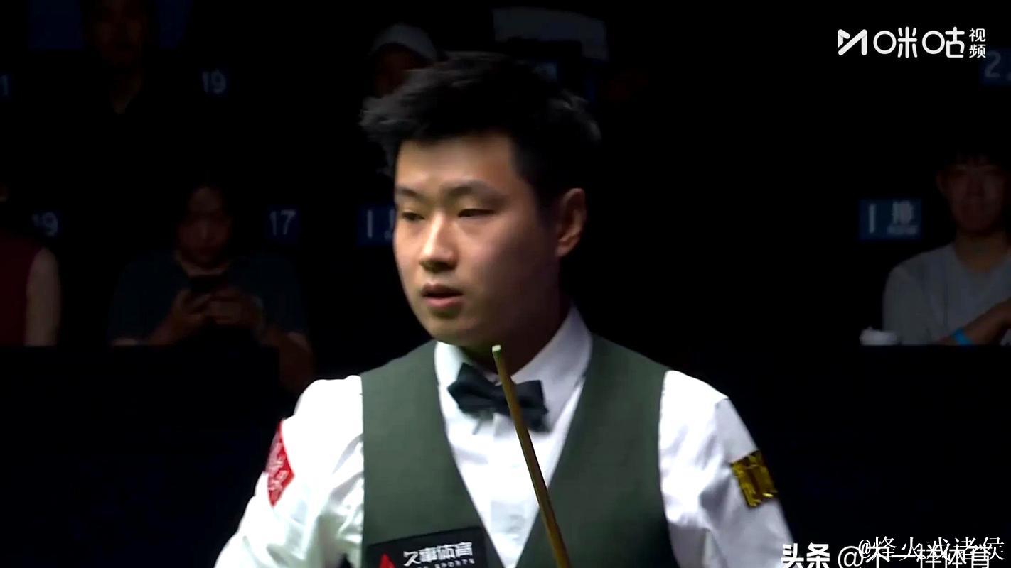 赵心童三杆破百6-1碾压丁俊晖，晋级上海大师赛半决赛